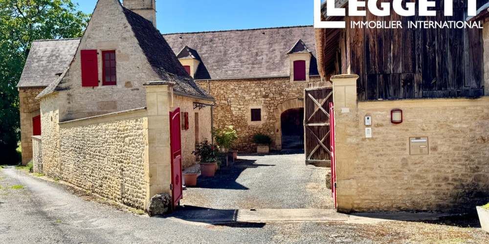 maison à ST CYPRIEN (24220)